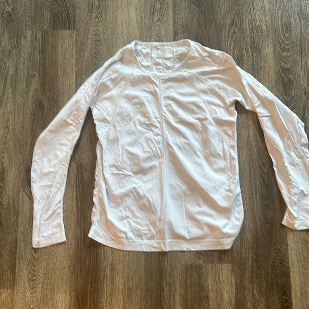 Athleta Foothill Long sleeved Tee. Size M.